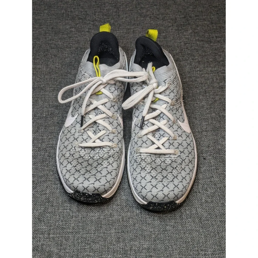 Nike Metcon DSX Flyknit 2 X Mens Size 9.5 US Gray Dynamic Yellow Training Shoes